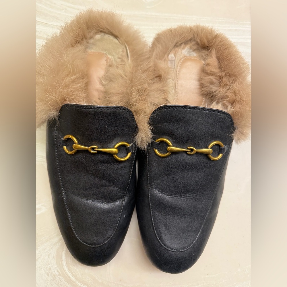 Black Fur-Lined Leather Slip-On Loafers //“@&(;